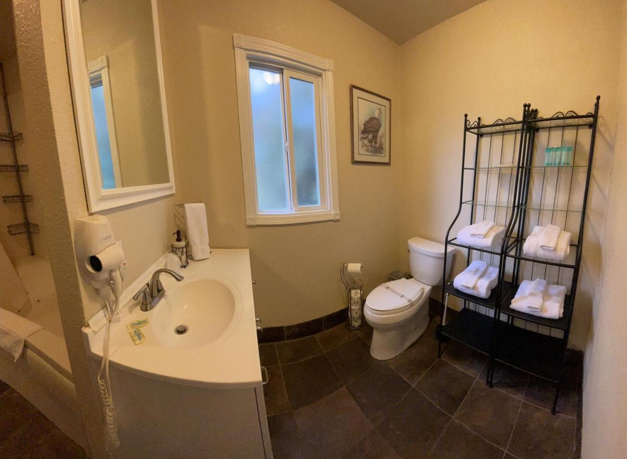  | Sierra Woods Lodge