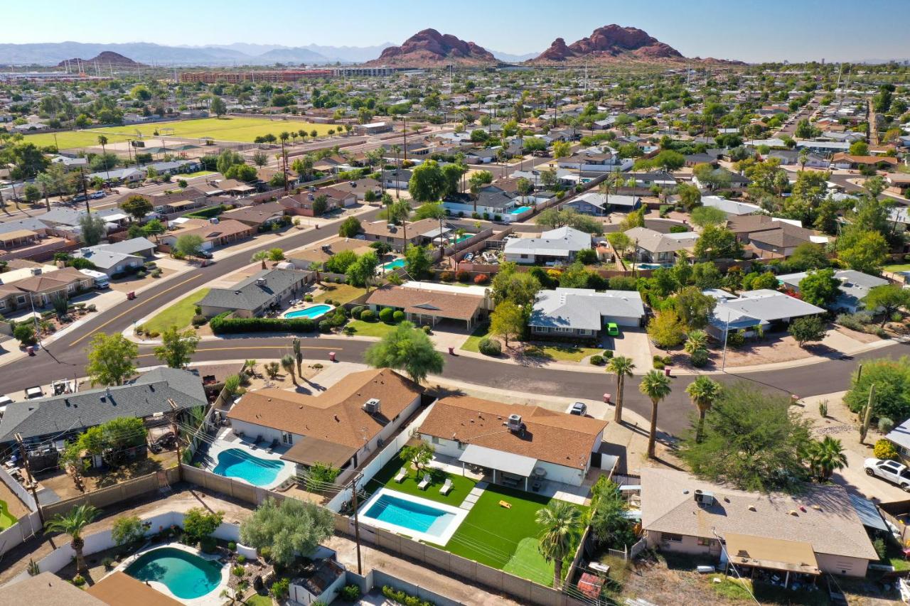  | Quiet Contemporary Deluxe Estate 4BD/3BA: Old Town Scottsdale