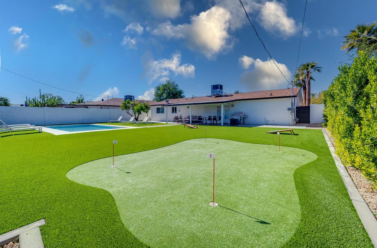  | Quiet Contemporary Deluxe Estate 4BD/3BA: Old Town Scottsdale