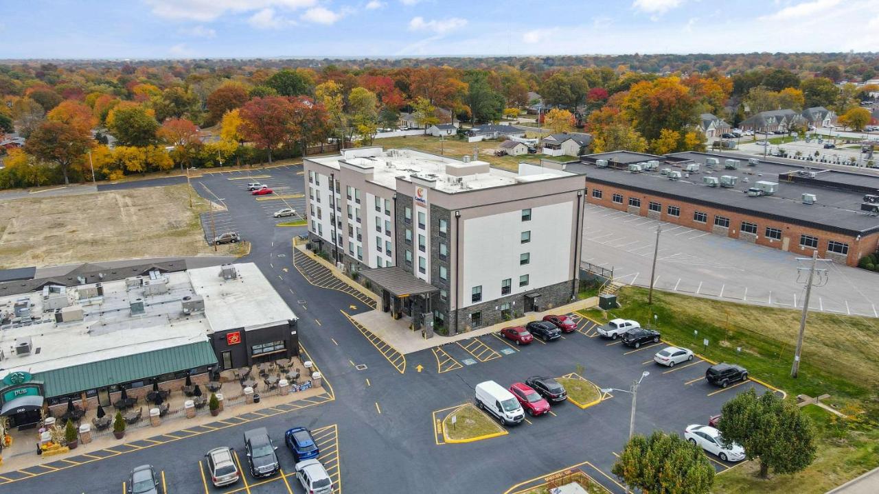 | Comfort Suites St Louis - Sunset Hills