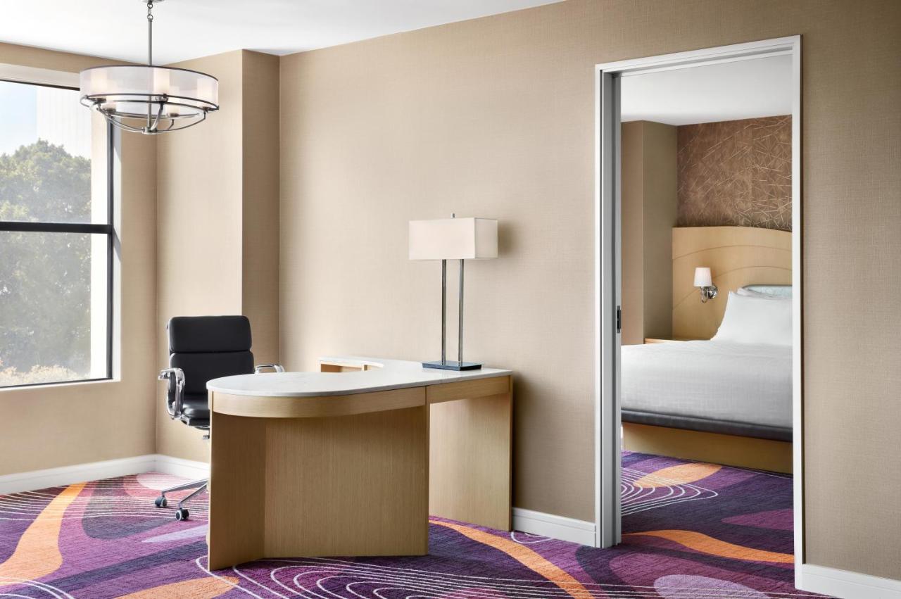 King Suite with Balcony at Pasadena Hotel & Pool