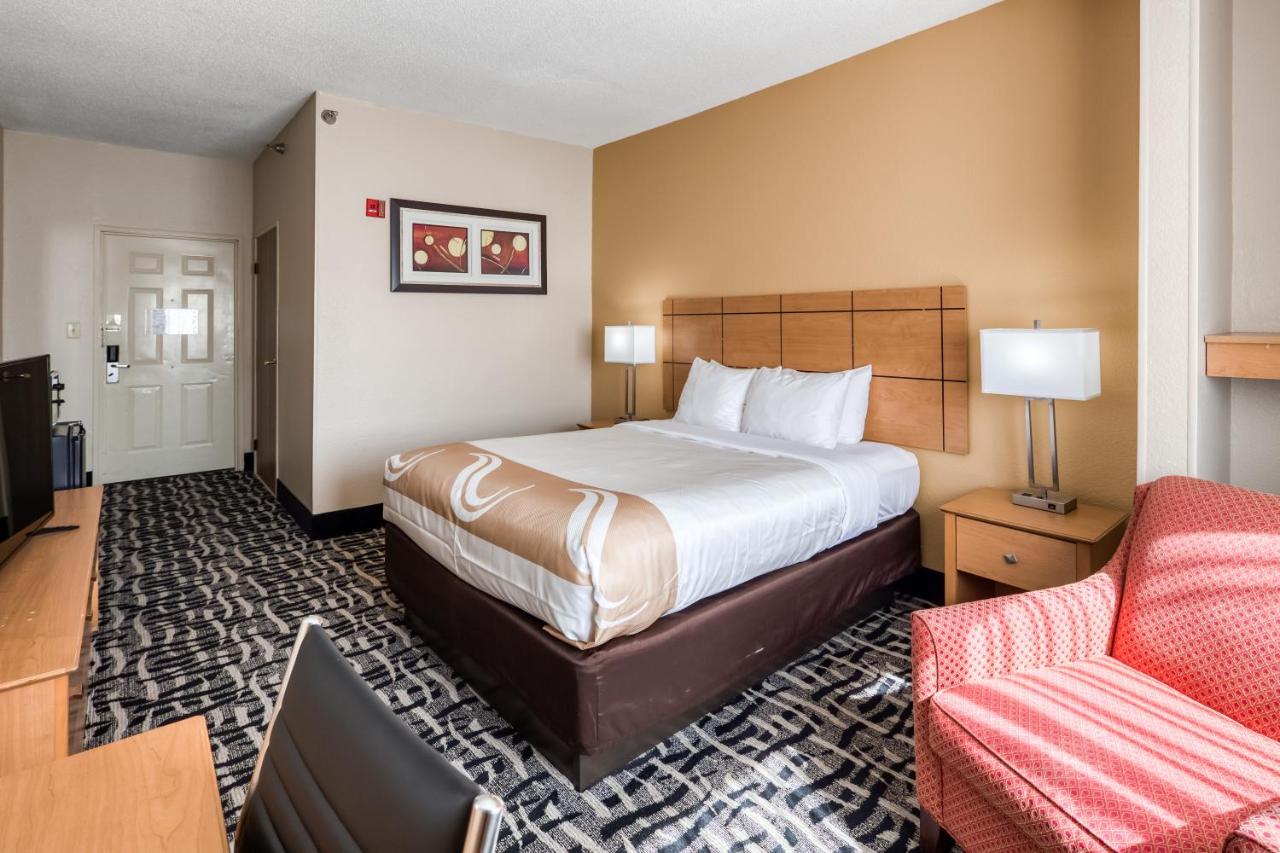 Queen Room with Roll-In Shower - Accessible/Non-Smoking at Quality Inn and Suites Springfield Southwest near I-72