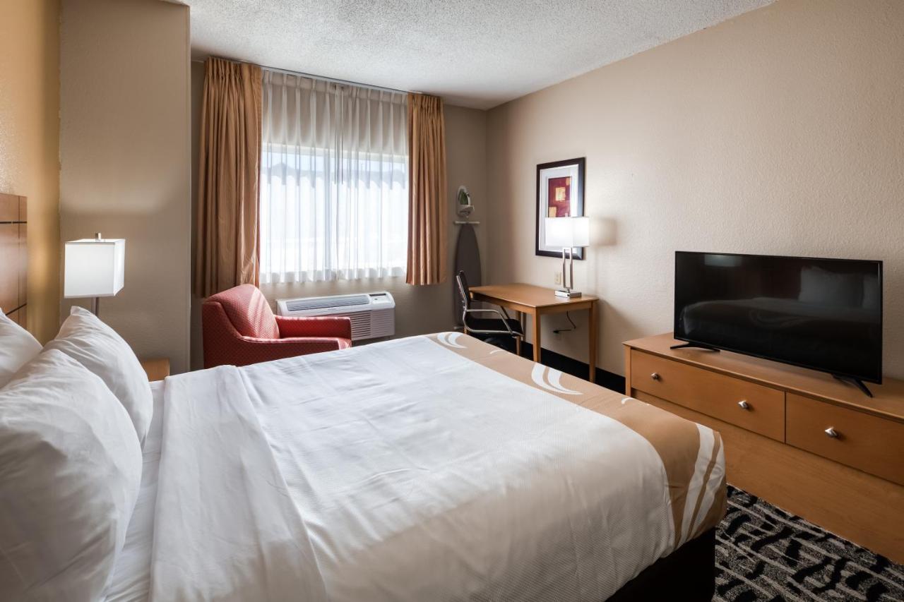 Queen Room with Roll-In Shower - Accessible/Non-Smoking at Quality Inn and Suites Springfield Southwest near I-72