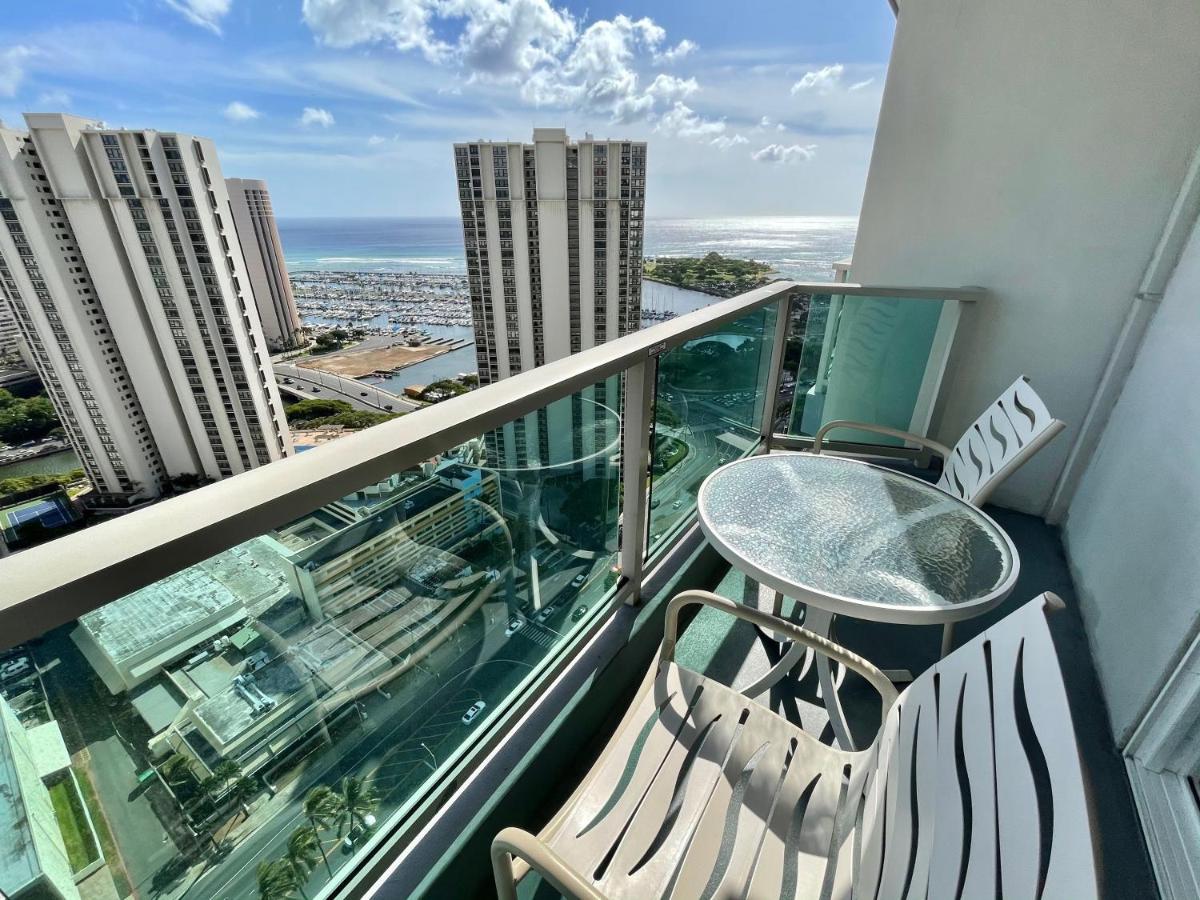 | Ala Moana Hotel 31st floor