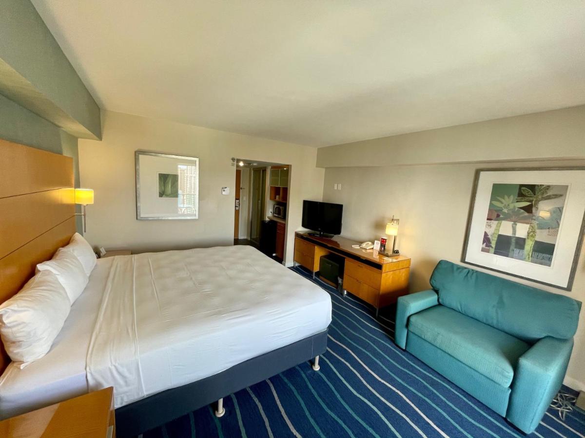 | Ala Moana Hotel 31st floor