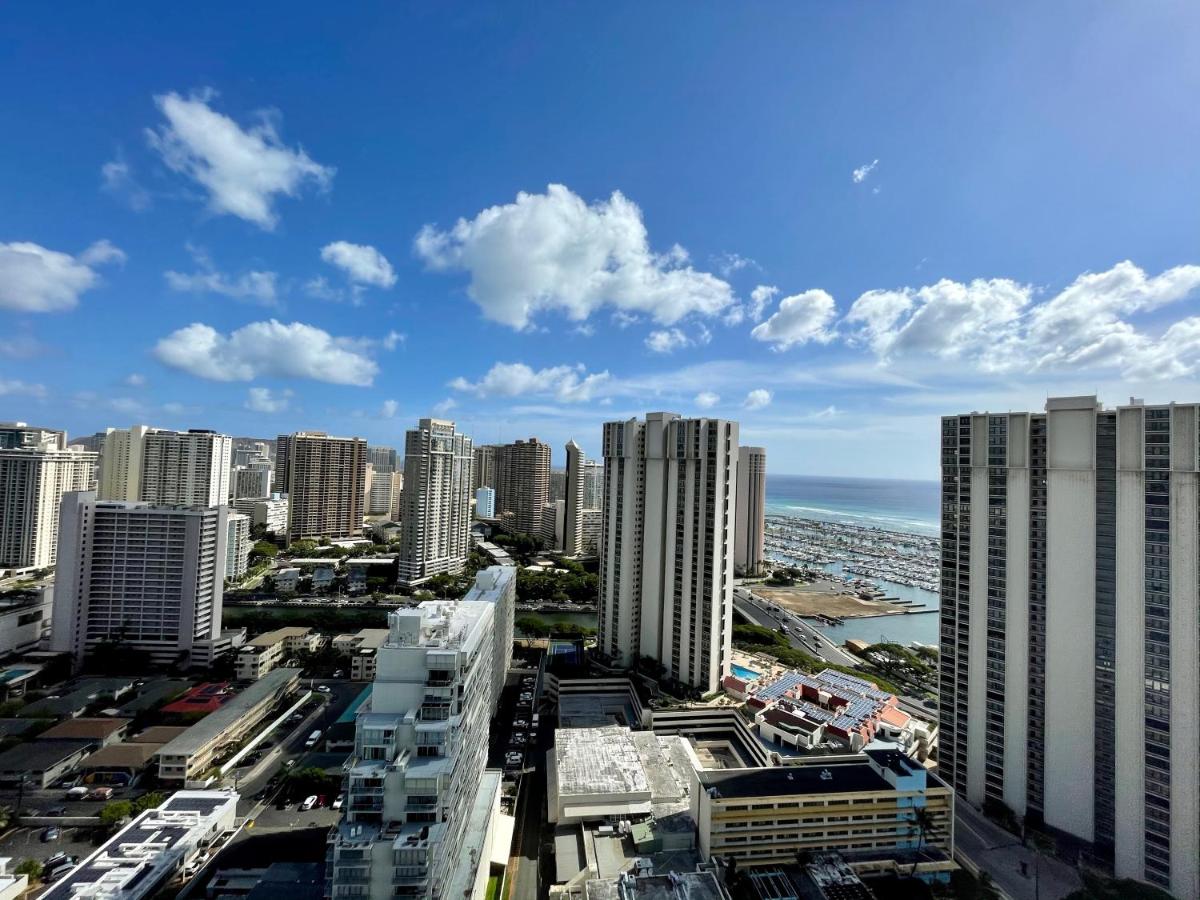 | Ala Moana Hotel 31st floor