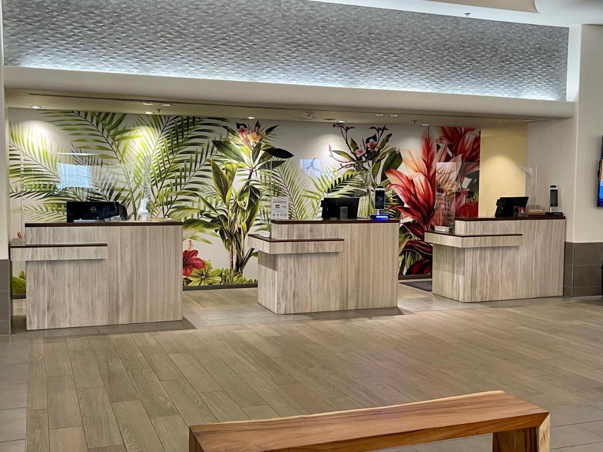 | Ala Moana Hotel 31st floor