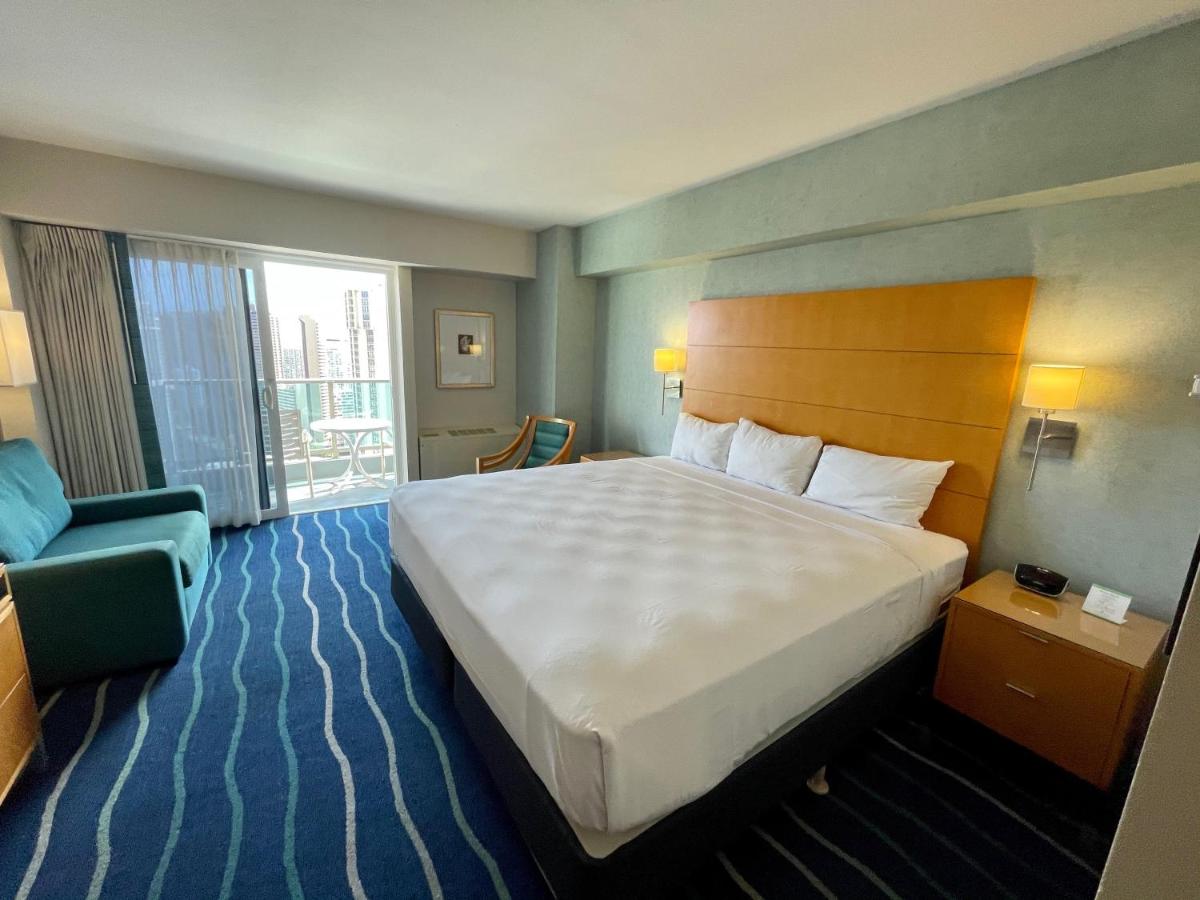| Ala Moana Hotel 31st floor