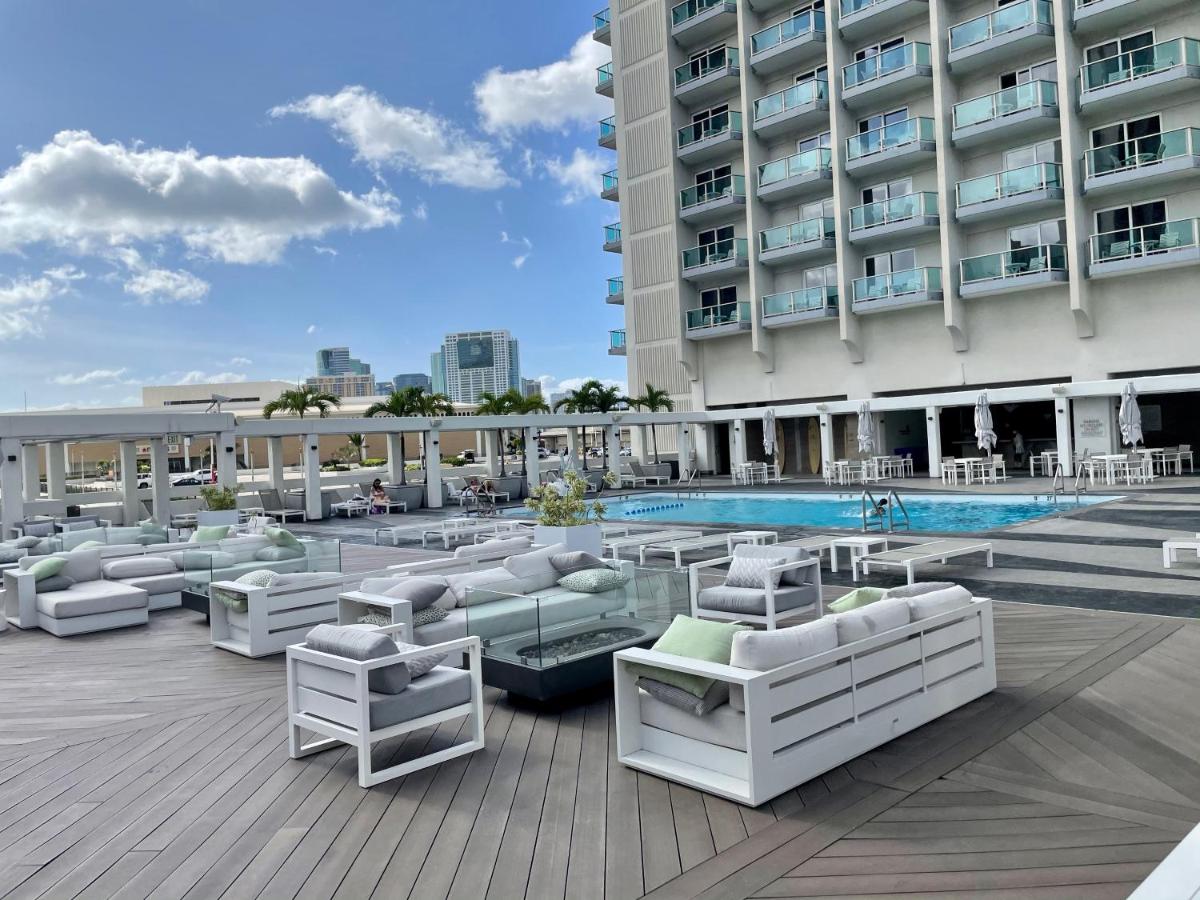 | Ala Moana Hotel 31st floor