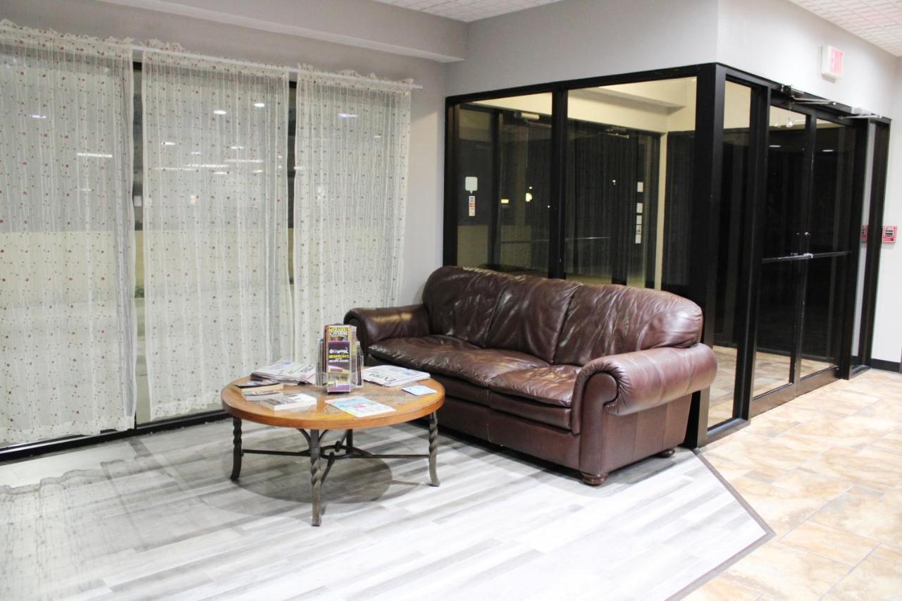 | Greenlight Inn & Suites St James