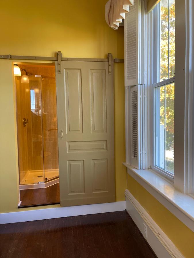  | Chez Lindsey Bed & Breakfast