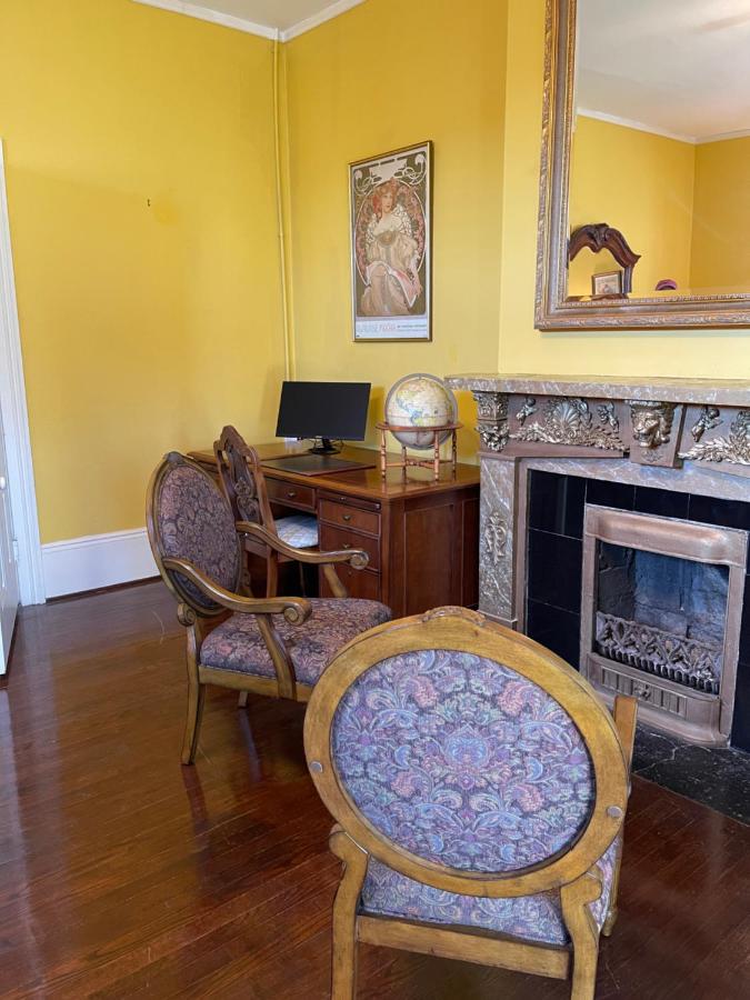 | Chez Lindsey Bed & Breakfast