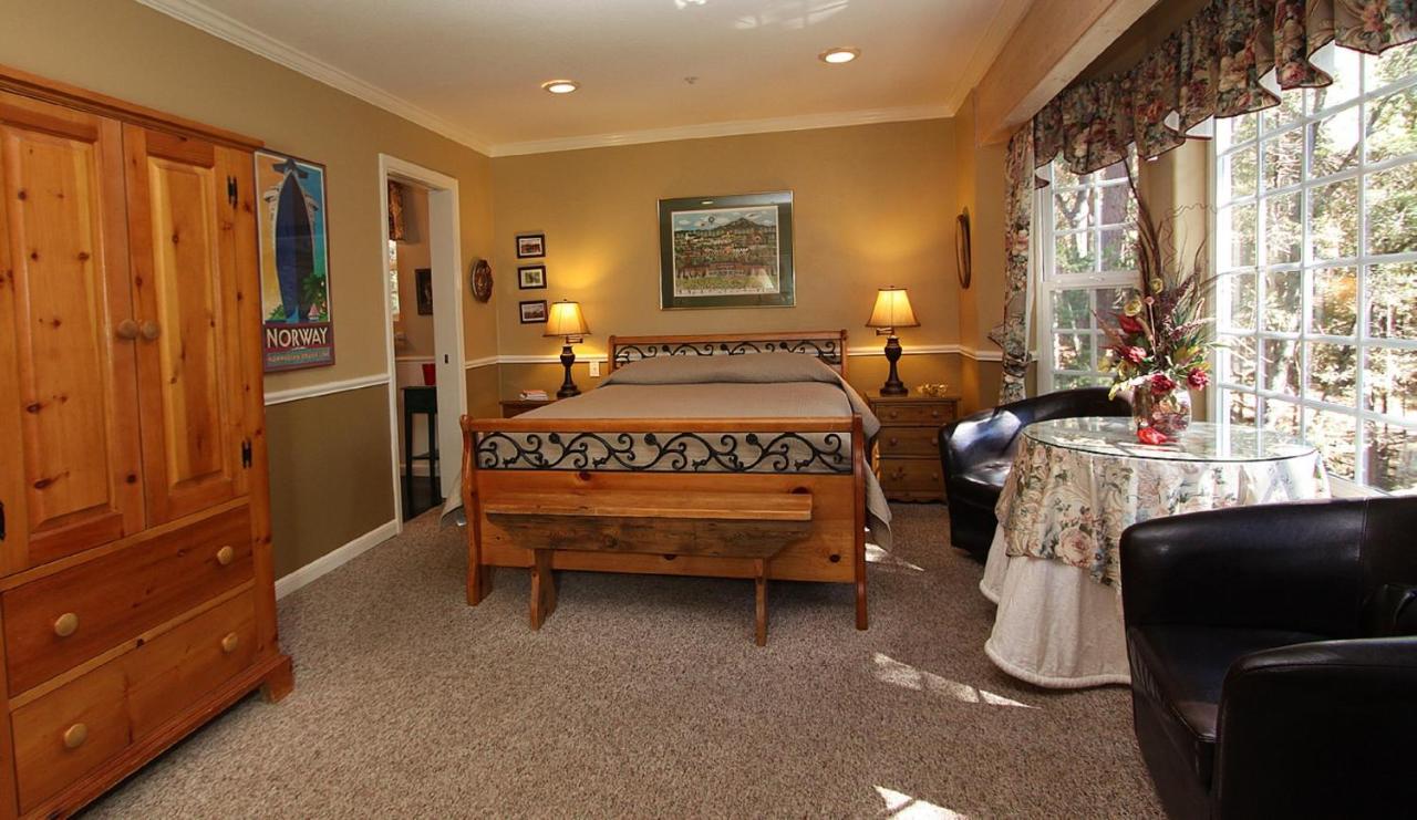 | McCaffrey House Bed and Breakfast Inn