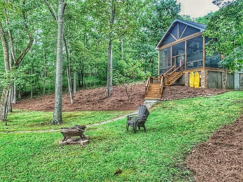 | Spectacular porch, just a few steps from the water