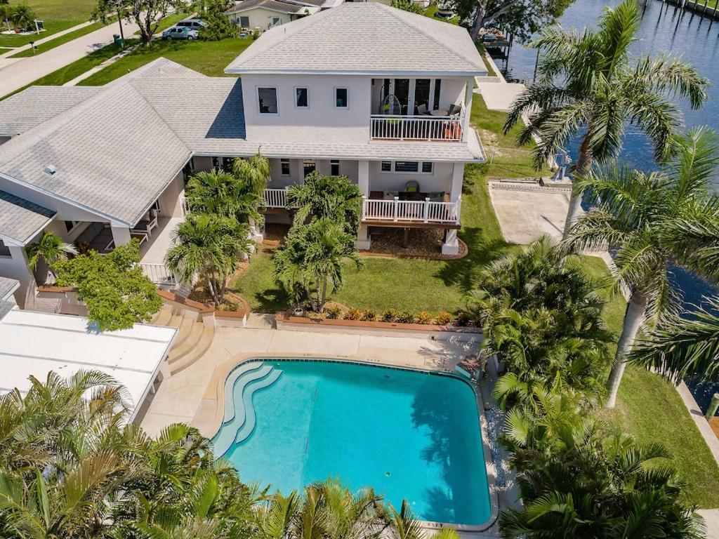  | Waterfront Paradise