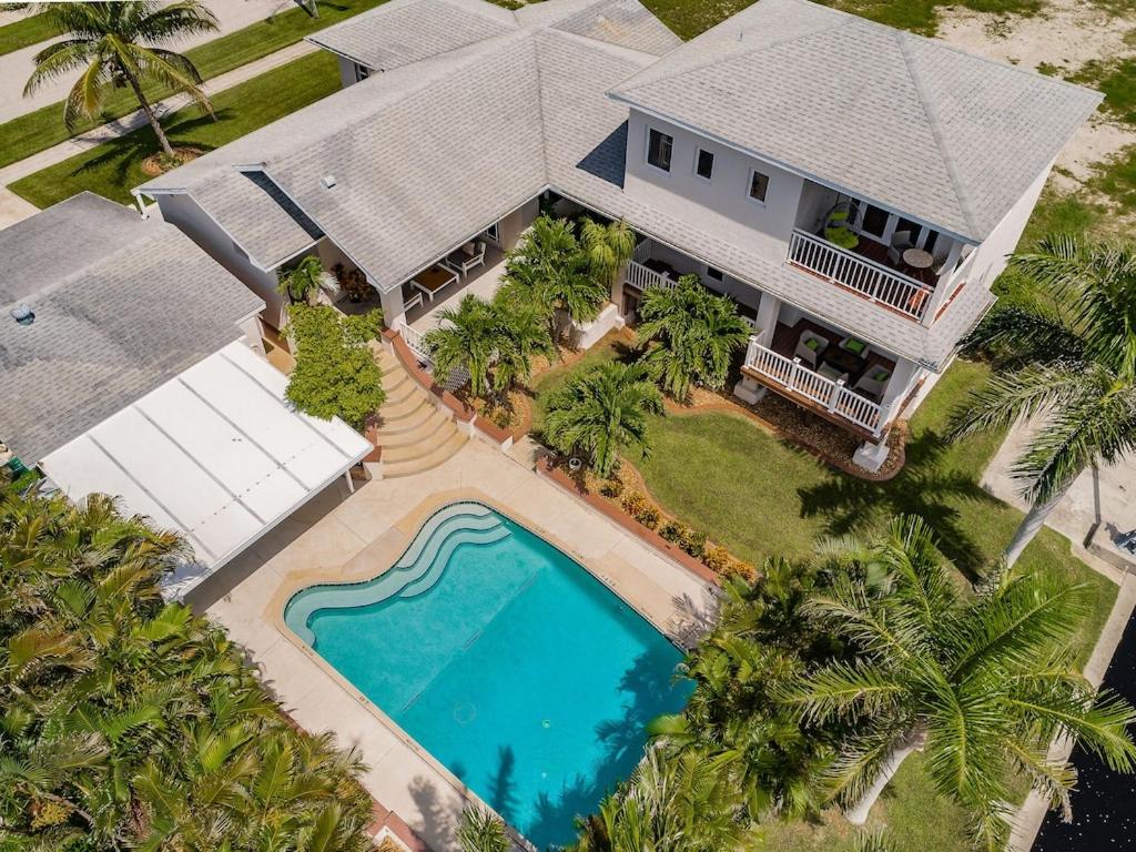  | Waterfront Paradise
