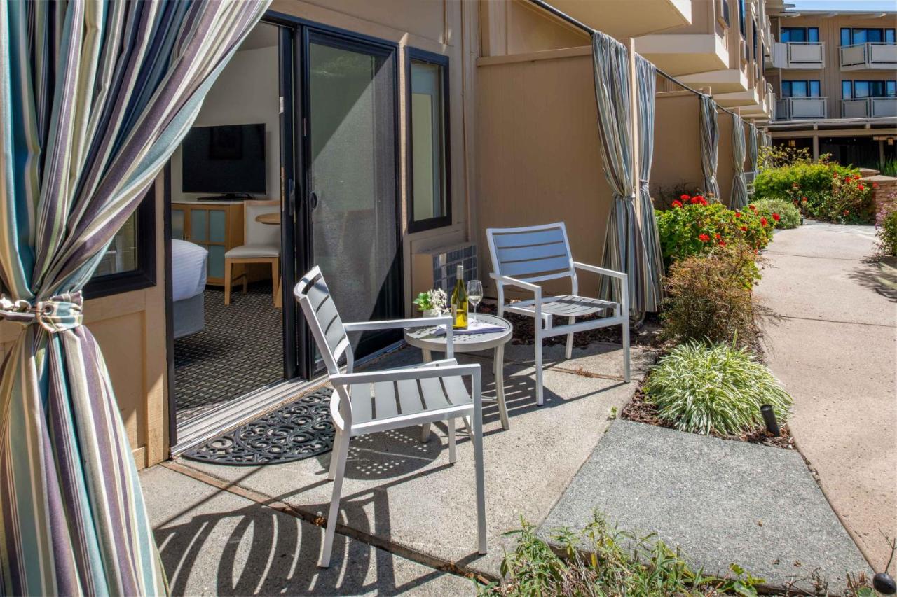 King Room with Roll-In Shower - Disability Access at The Lodge at Tiburon