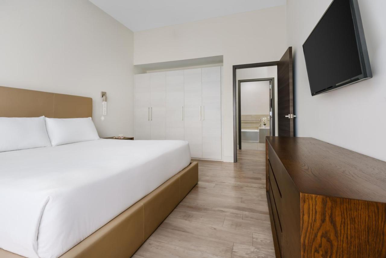 One-Bedroom King Suite - Disability Access/Non-Smoking at Costa Hollywood Beach Resort