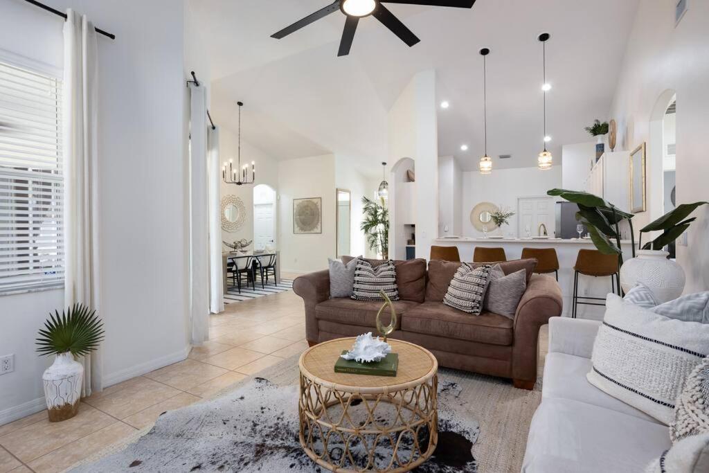 | Insta-worthy Boho Chic Family Getaway w/ Hot Tub
