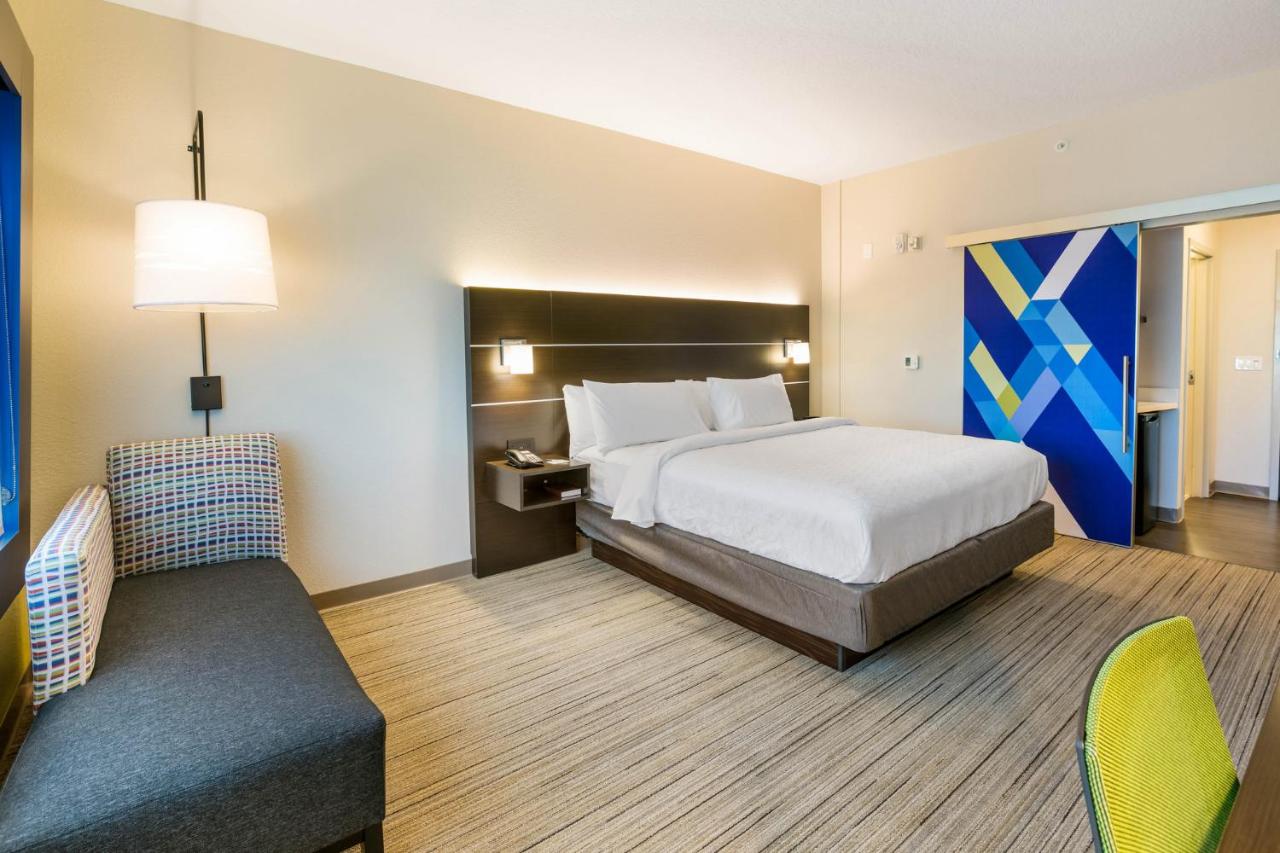 King Room - Mobility Access Tub - Non-Smoking at Holiday Inn Express & Suites Jacksonville - Town Center by IHG