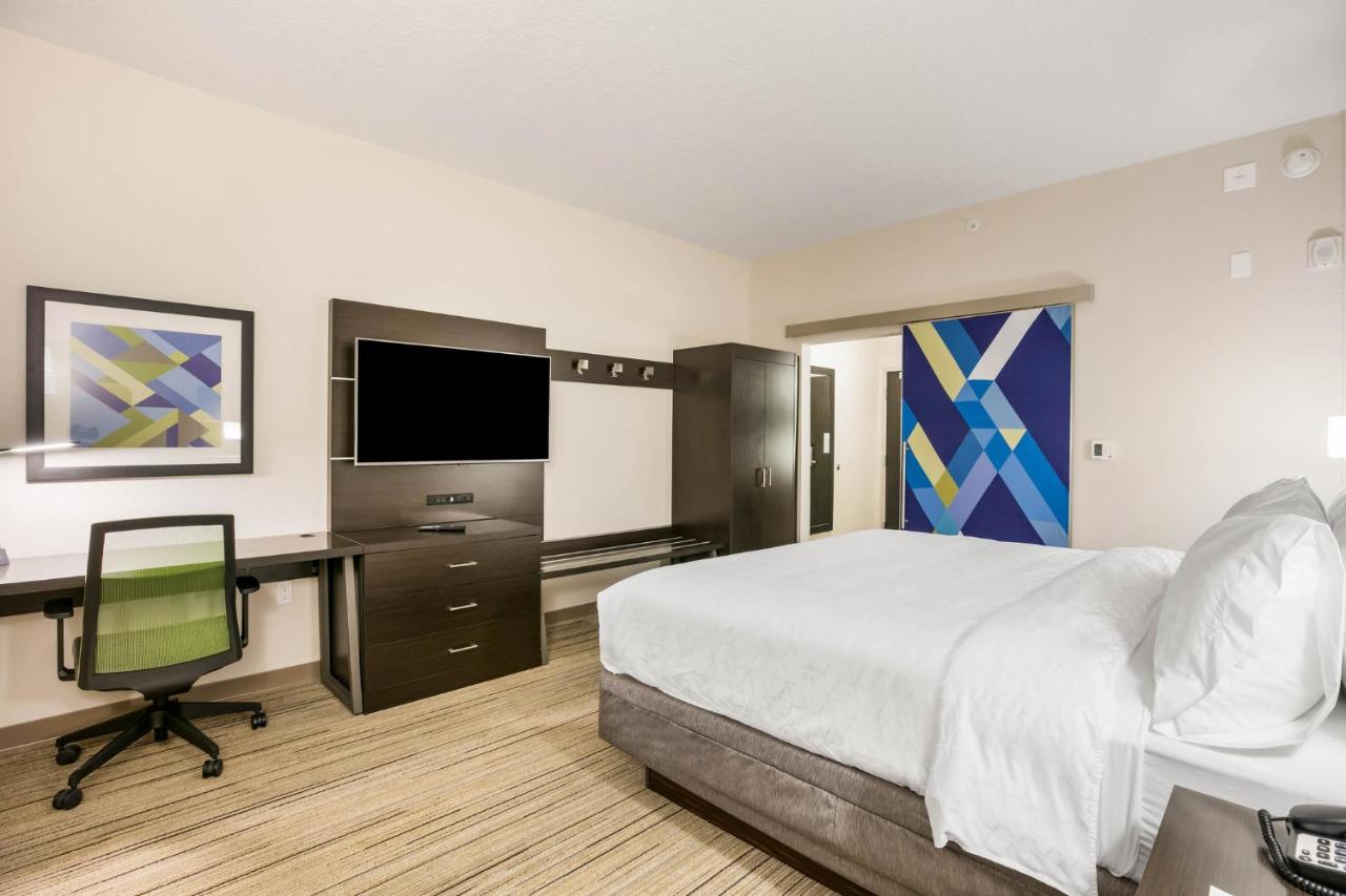 King Room - Mobility Access Tub - Non-Smoking at Holiday Inn Express & Suites Jacksonville - Town Center by IHG