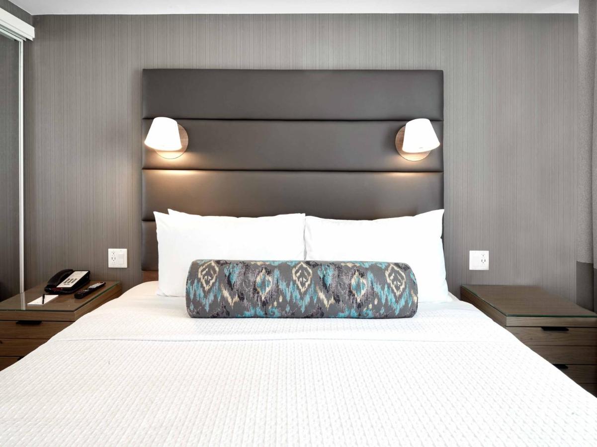 King Suite at Sandman Signature Plano - Frisco Hotel