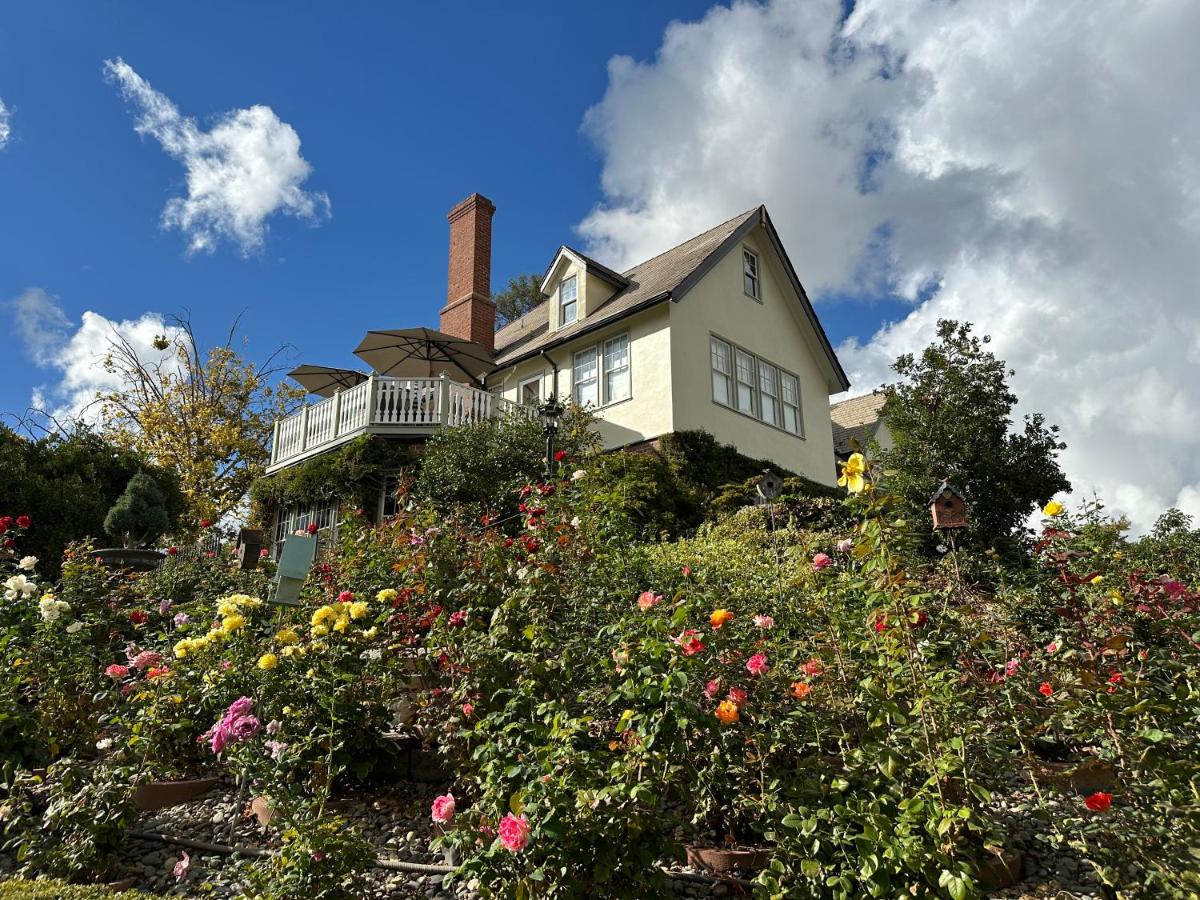| The Inn on Knowles Hill Bed & Breakfast Hotel