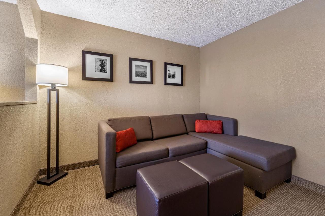 King Suite - Accessible/Non-Smoking at Comfort Inn & Suites Hays I-70