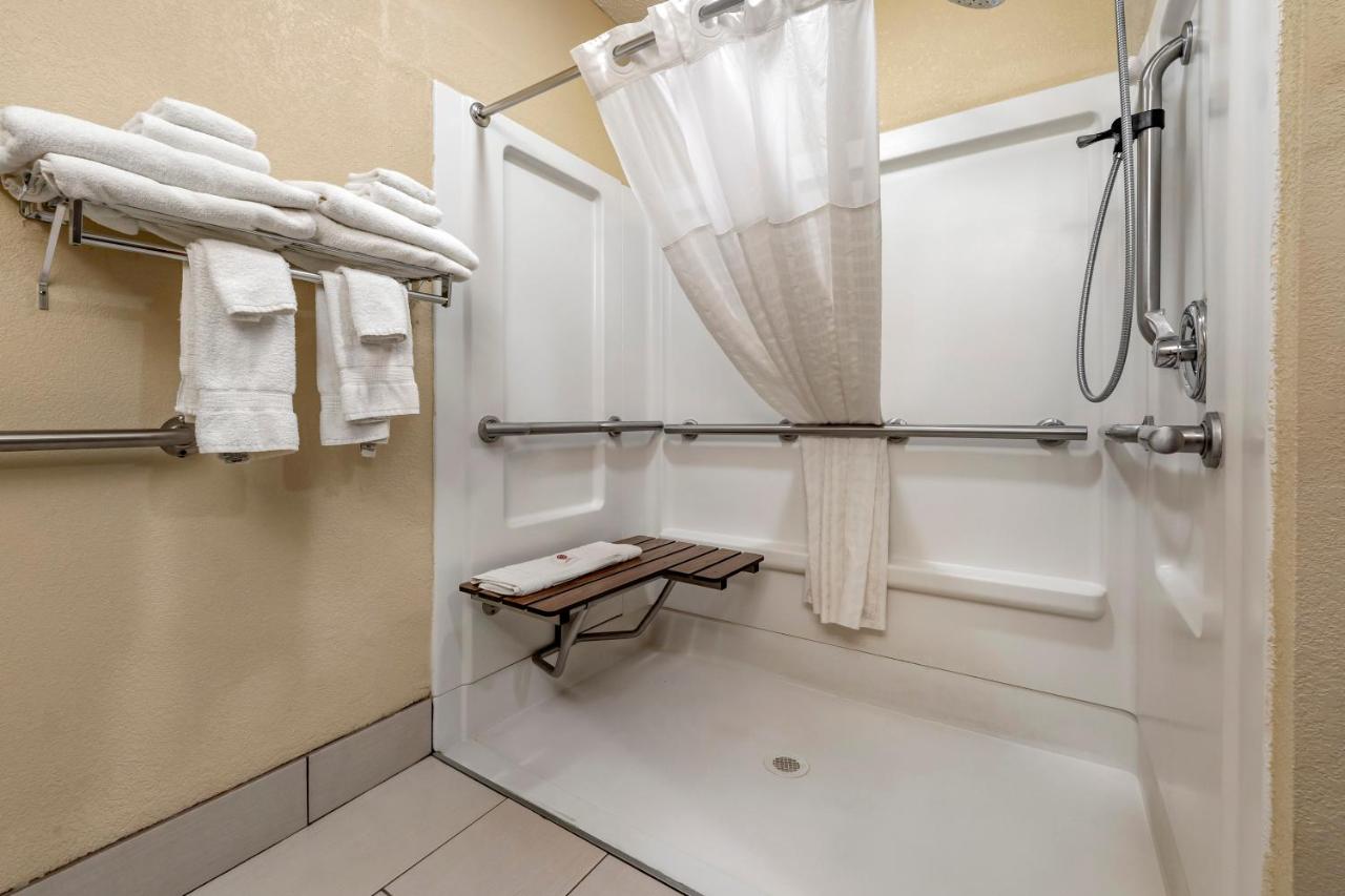 King Room - Accessible/Non-Smoking at Comfort Inn & Suites Hays I-70