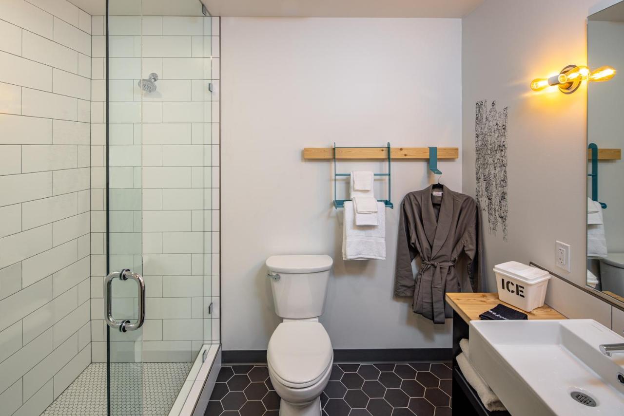 Single Room with Bath at The Wren