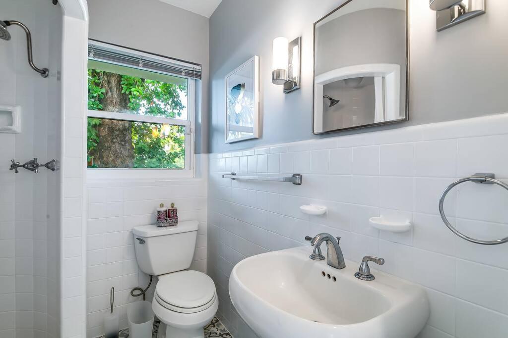 | *Victoria Park Pool Home- close to beach/Las Olas*
