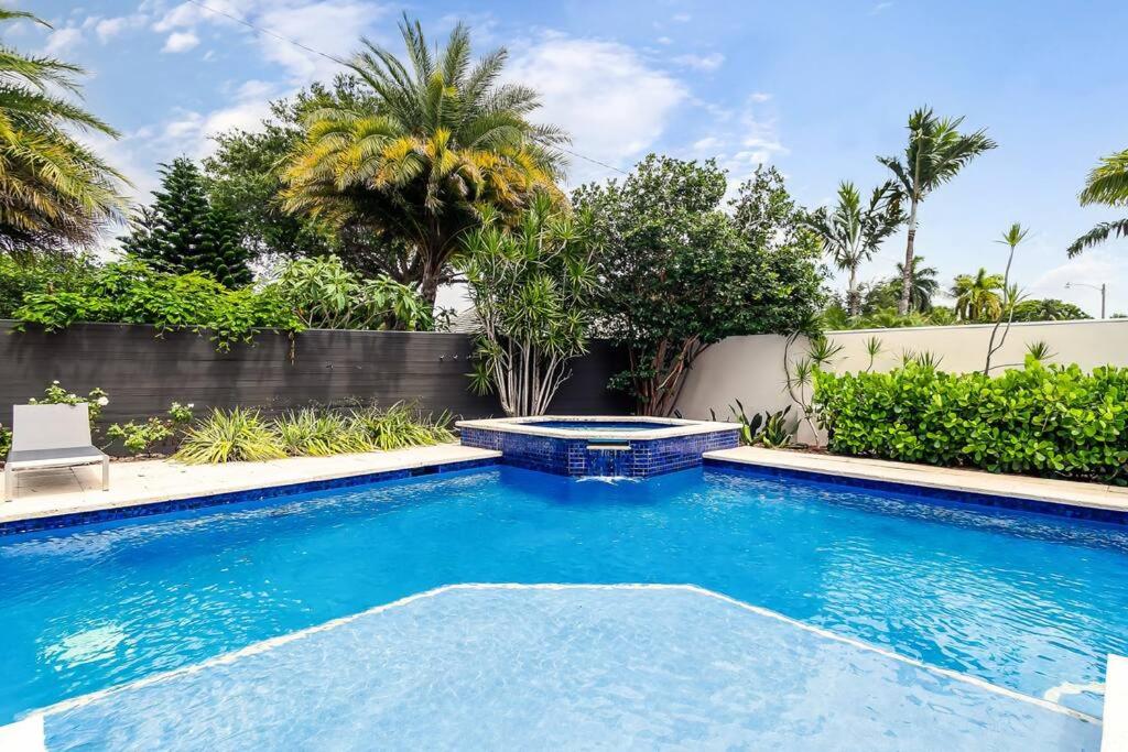 | *Victoria Park Pool Home- close to beach/Las Olas*