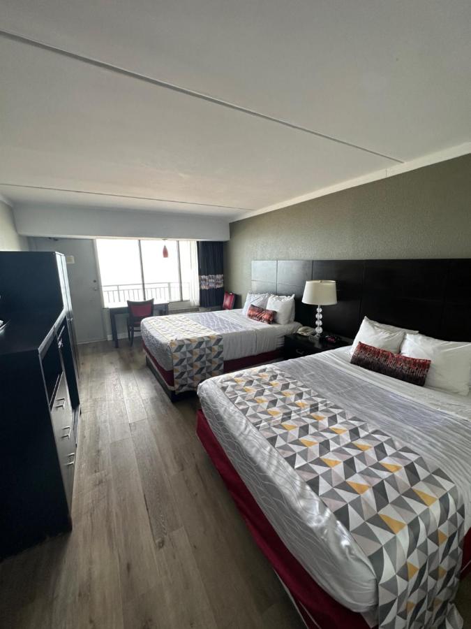 Queen Room with Two Queen Beds with Ocean View - Non-Smoking at Sandcastle Resort On The Beach