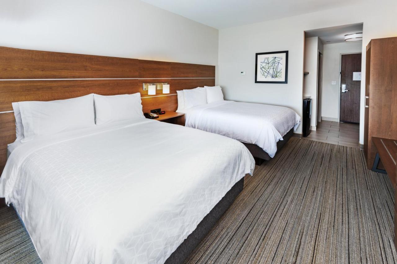 Queen Room with Two Queen Beds - Non-Smoking at Holiday Inn Express & Suites Stafford NW - Sugar Land by IHG