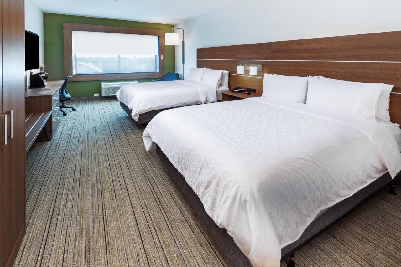 Queen Room with Two Queen Beds - Non-Smoking at Holiday Inn Express & Suites Stafford NW - Sugar Land by IHG