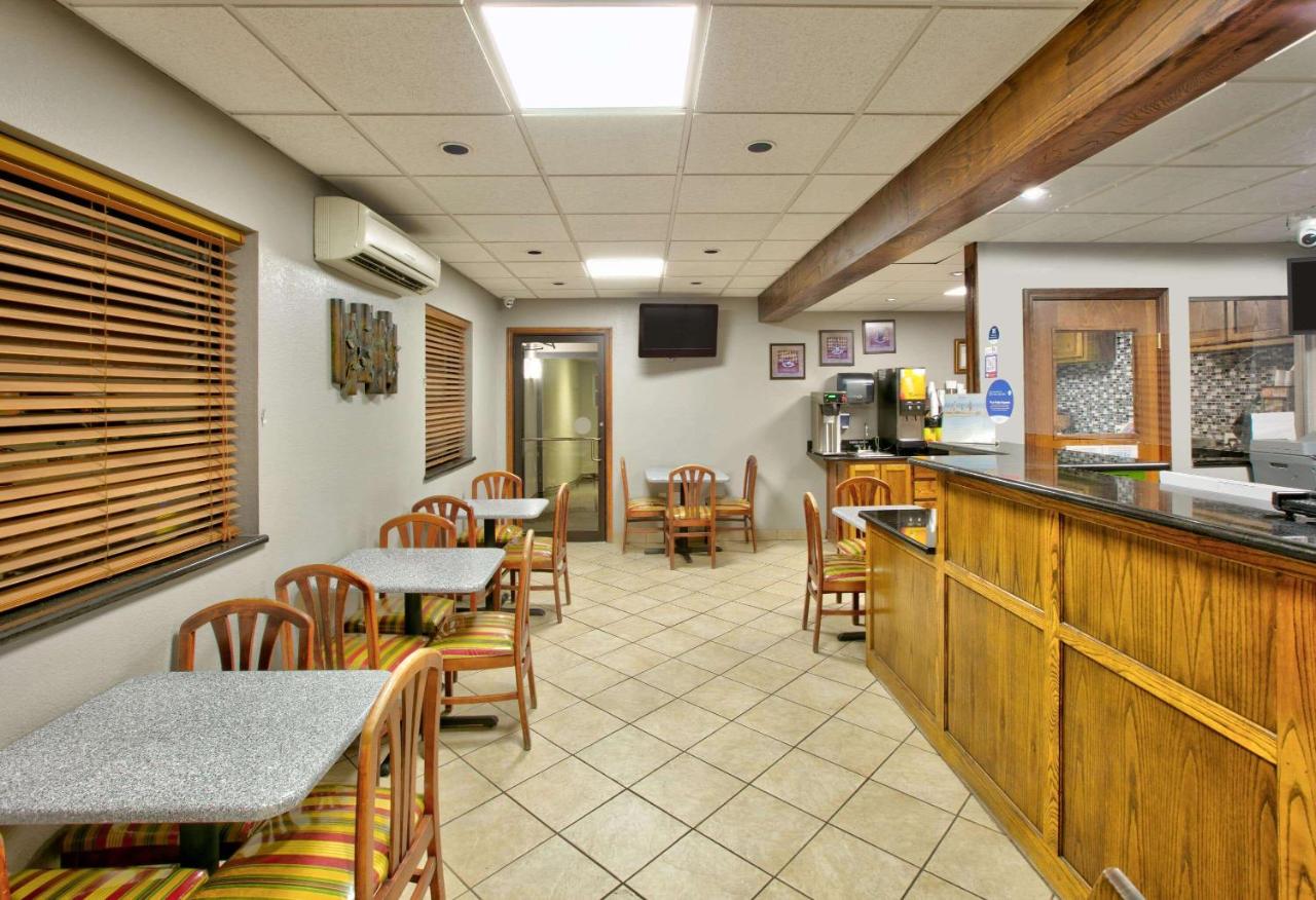 | Super 8 by Wyndham Amarillo