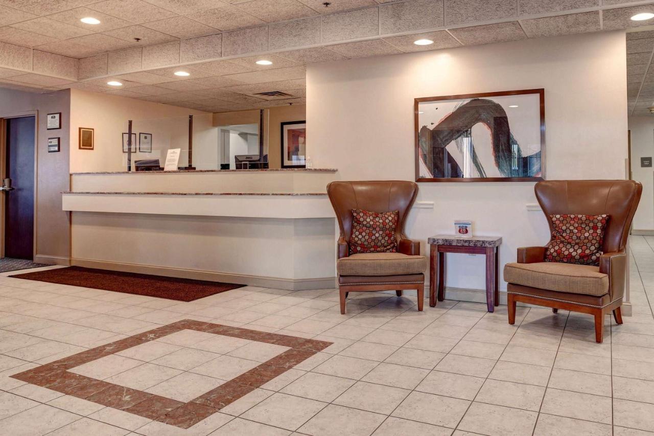 | Howard Johnson by Wyndham Amherst Hadley