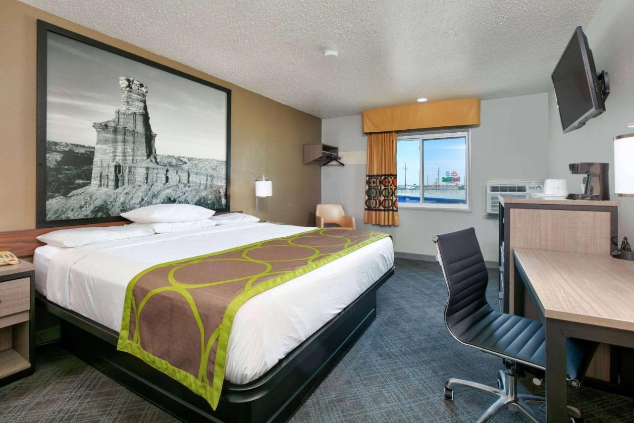 | Super 8 by Wyndham Amarillo