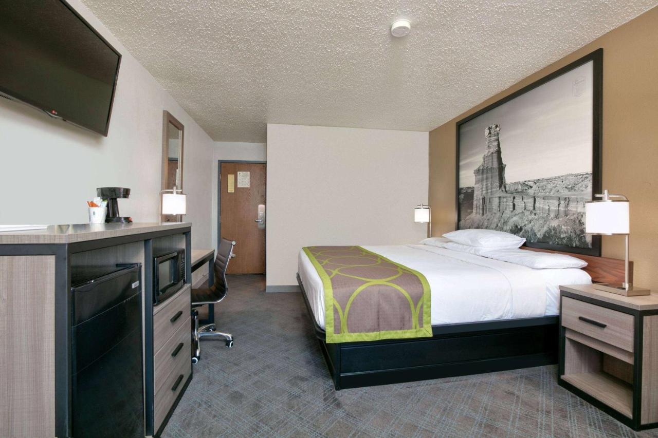 | Super 8 by Wyndham Amarillo
