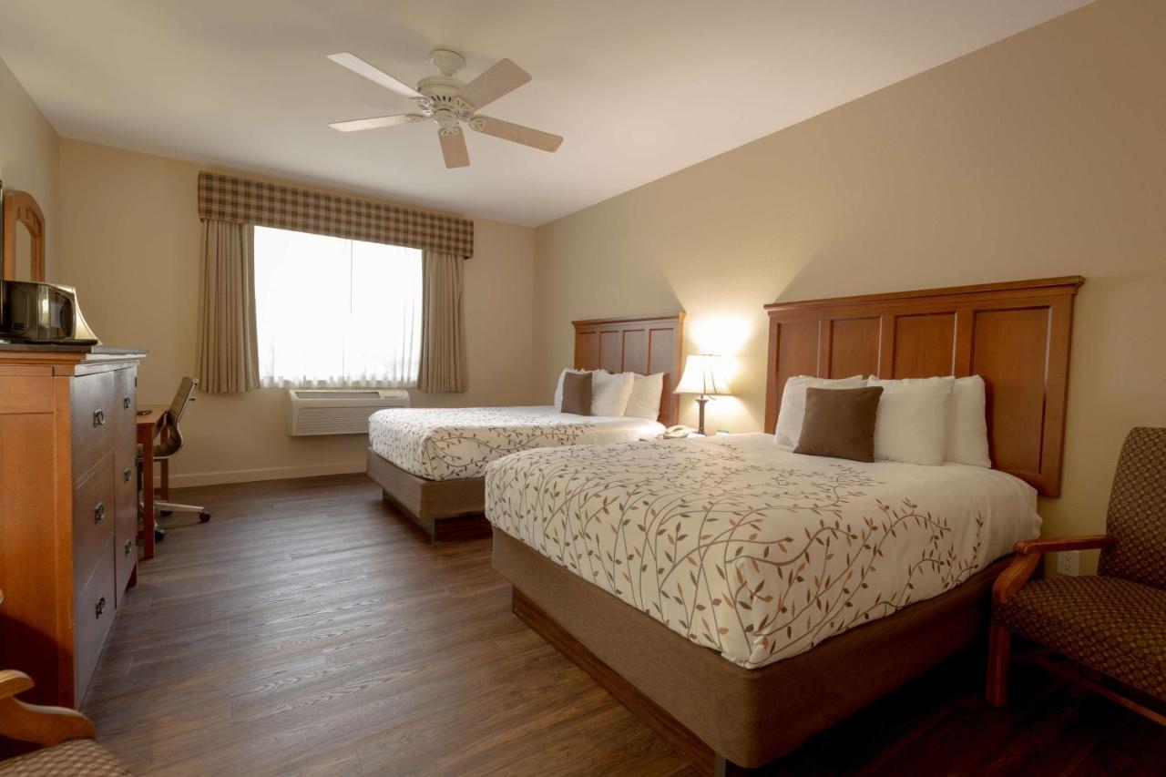Queen Room with Two Queen Beds at Best Western Lodge At River's Edge