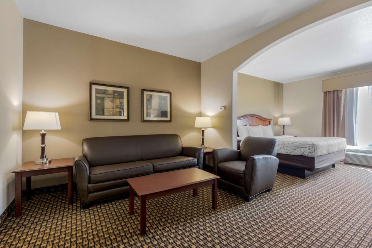 King Suite with Bath Tub - Mobility Accessible/Non-Smoking at Best Western Plus Sweetwater Inn & Suites