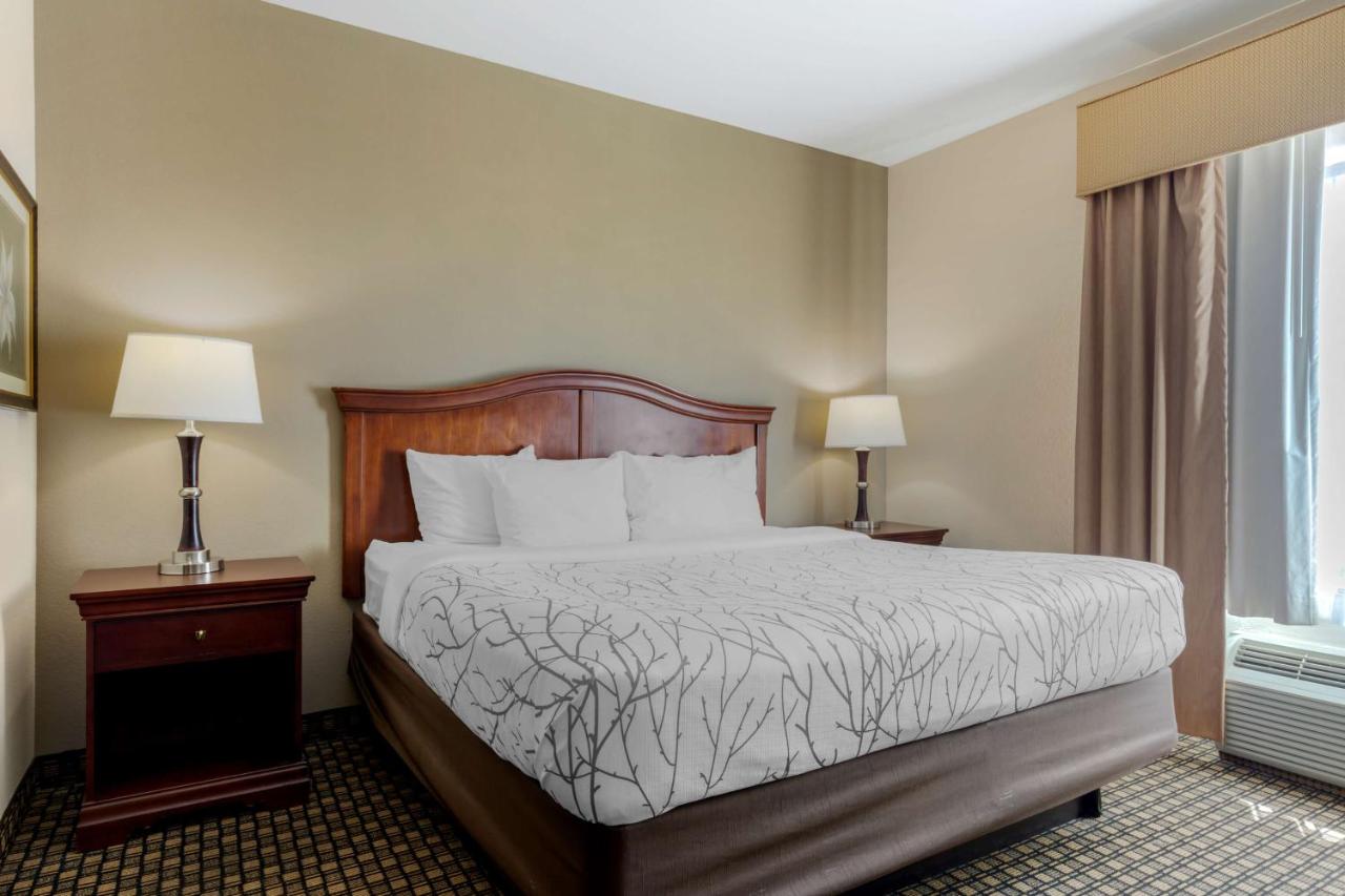 King Suite with Bath Tub - Mobility Accessible/Non-Smoking at Best Western Plus Sweetwater Inn & Suites
