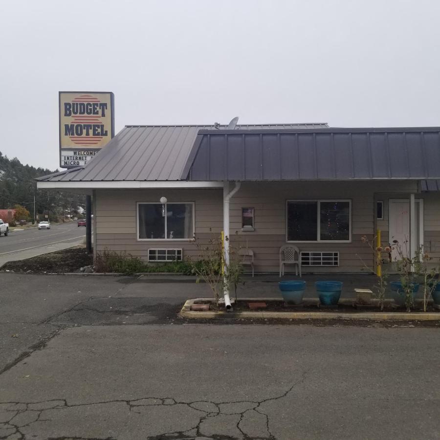 | Budget 8 Motel
