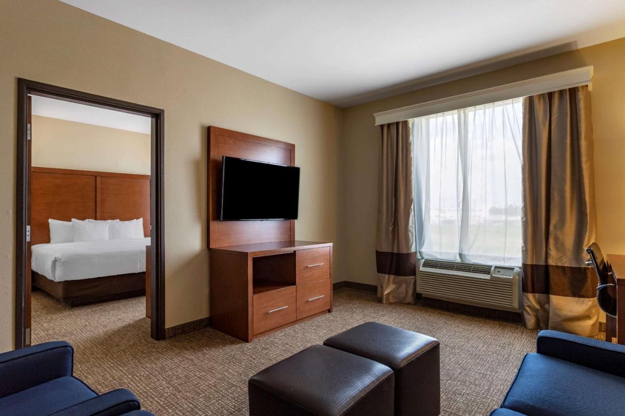 Room #49186914 at Comfort Suites Houston near Medical Center- NRG Stadium