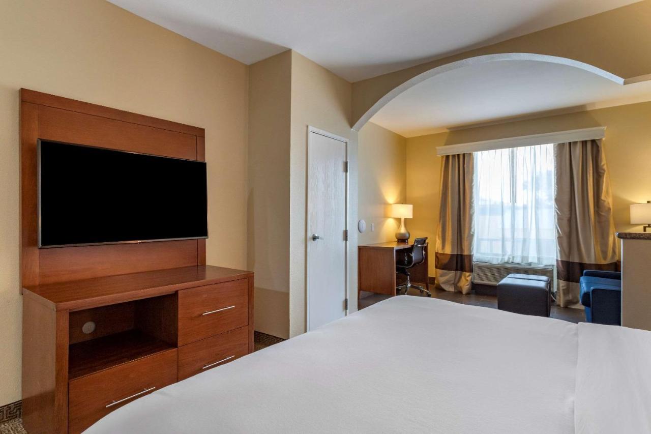 Room #49186913 at Comfort Suites Houston near Medical Center- NRG Stadium