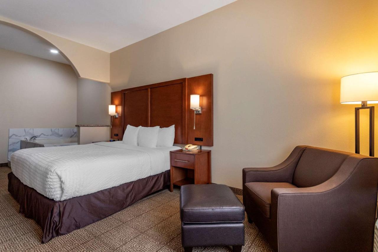 Room #49186912 at Comfort Suites Houston near Medical Center- NRG Stadium