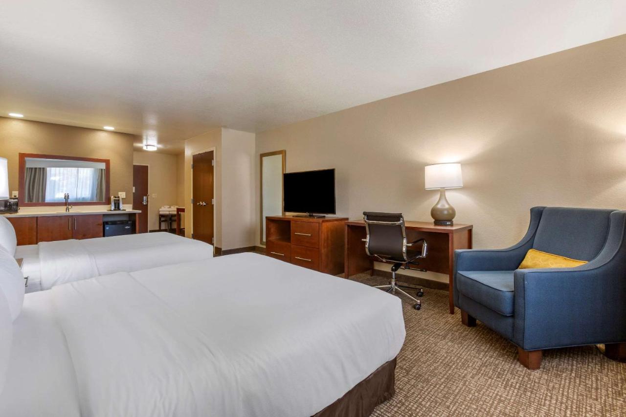 Queen Room with Two Queen Beds Pet-Friendly - Accessible/Non-Smoking at Comfort Inn & Suites Coeur d'Alene