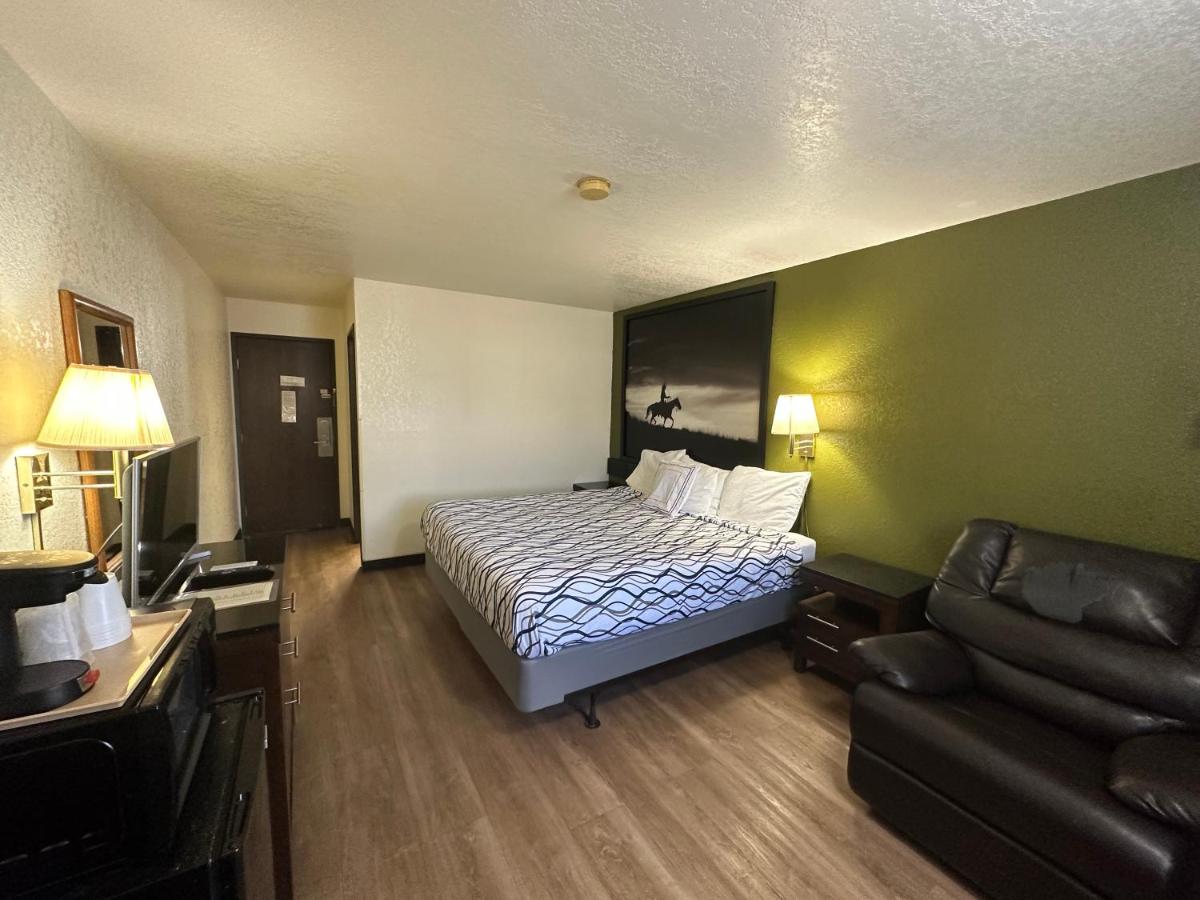 King Room at Simple Rewards Inn
