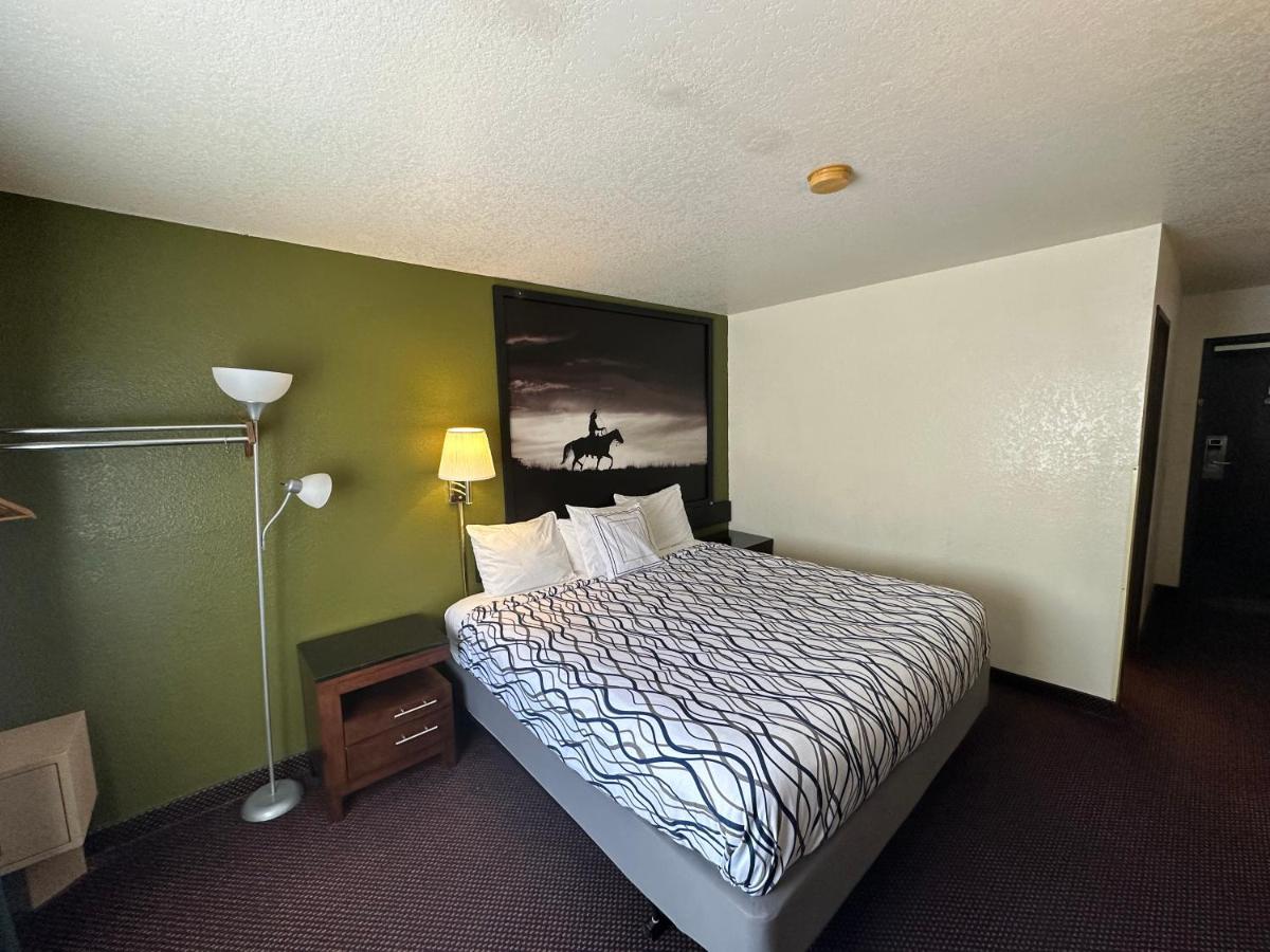 King Room at Simple Rewards Inn