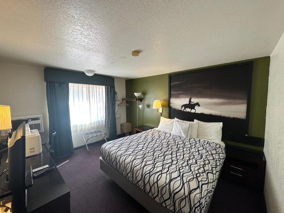 King Room at Simple Rewards Inn